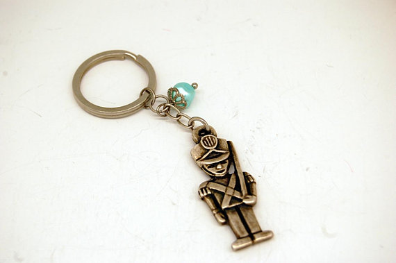 SevenkeysE's tweet photo. the tin soldier - https://t.co/8LUyP6ZrMC via @EtsySocial #etsyshop  #etsy #etsyshop #valentinedaygift  #cutekeychain #couplekeychain https://t.co/vOULyaKlFd