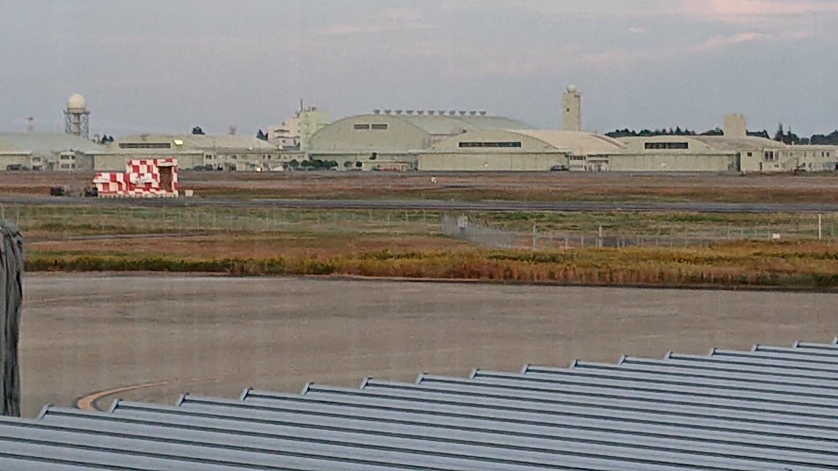 727Jumbo's tweet photo. 日曜日なのは分かるが民間機さえ1機も無い茨城空港😱

#百里基地
#茨城空港 https://t.co/b5VknoEtT0