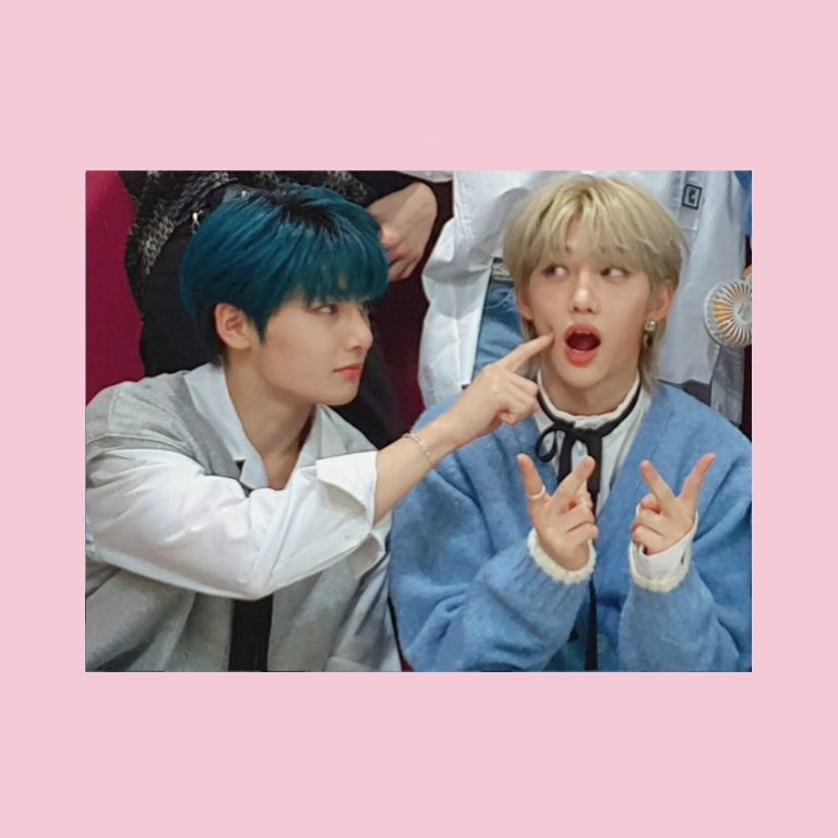 sheriruuuu's tweet photo. jeongin poke felix's cheek🥺👉🥟
.
.
.
.
#StrayKids #Straykidsfanart #StrayKidsComeback #BackDoor #backdoorparty #backdoorchallenge #ex #StrayKids_BackDoor #straykidswin #straykids𓎼𓄿𓌱 #yangjeongin #JEONGIN #JEONGIN𓃢 #Felix #FELIX𓅪 #FelixSunshine #yongbok #BANGCHAN https://t.co/VhgYapr8kv