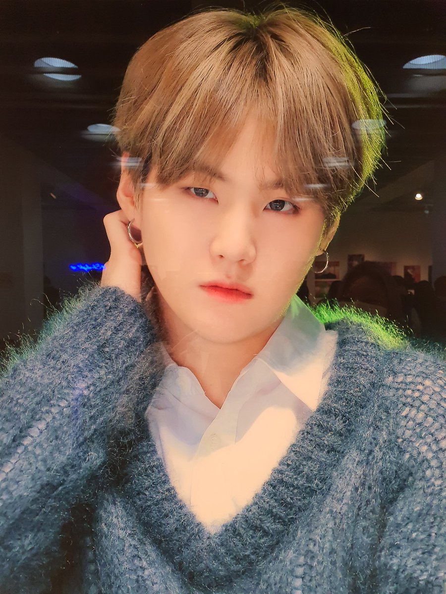 soook_89's tweet photo. @shumation_0309
#bluelightup
첫 슈가 전시회에 다녀왔어요. 사진도 너무 예쁘고 굿즈도 대박입니다👍
슈메님 부산에서 윤기 전시회 열어주셔서 고맙습니다! 또 와주실꺼져...?🙏
구매한 굿즈는 잘 사용하겠습니당💜 https://t.co/UNwdKlcgr7