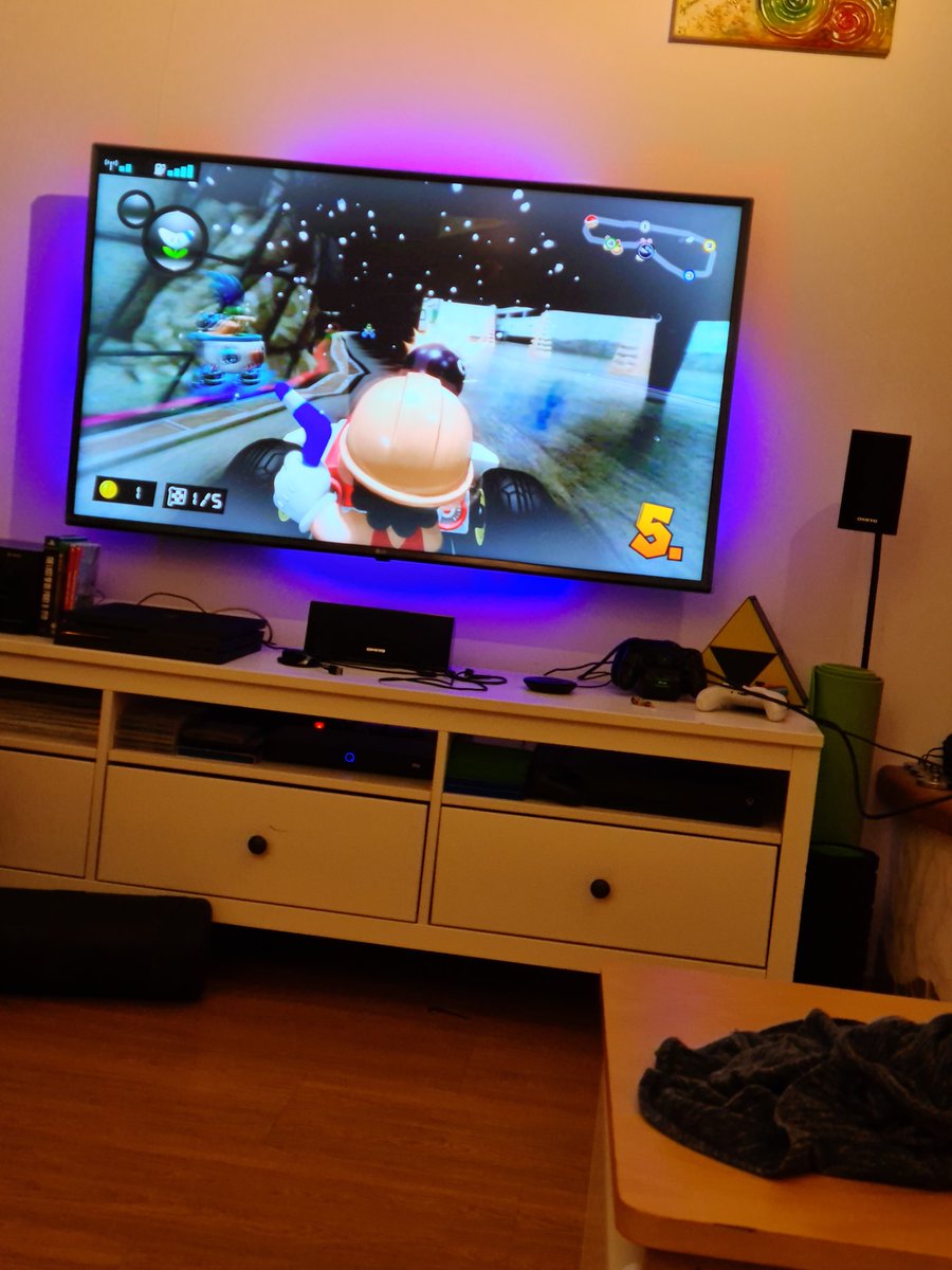 RedbUlrich's tweet photo. Ui, schon wieder SO. Das WE vergeht viel zu schnell... #MarioKartLiveHomeCircuit https://t.co/kIrDUZ2FHg