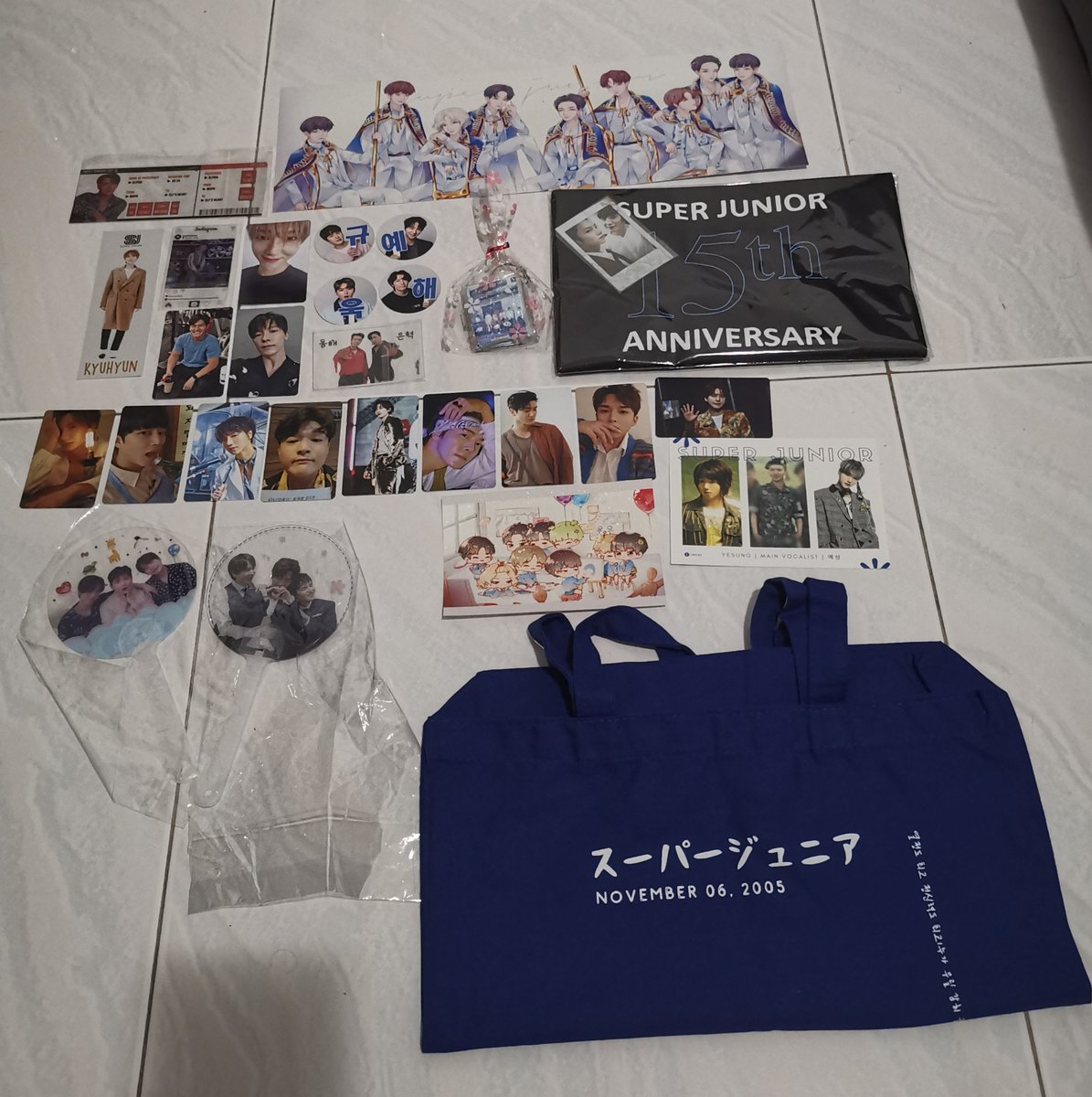 JennyYesung's tweet photo. Day1, Day2 and Day3 collection
Thanks for all amazing fs๐
Also thank you @Minhee0205 & @UnderSJSKY to the organizer for organizing both event and all the fs๐
#SJ15thAnniversary #์์ฃผ15์ฃผ๋
#15thAnniv_WalkTogether
#๋ฌ๋ ค์จ15์ฃผ๋
_์์ก๊ณ ๊ฑธ์๊น
#heartwithsapphireblue
#undersjsky https://t.co/OEpVRFaNWi