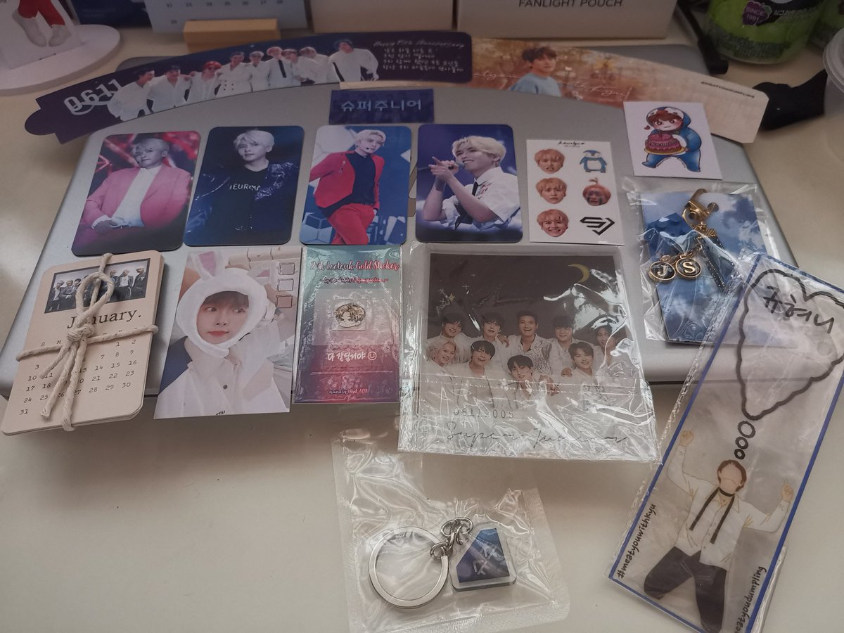 JennyYesung's tweet photo. Day1, Day2 and Day3 collection
Thanks for all amazing fs๐
Also thank you @Minhee0205 & @UnderSJSKY to the organizer for organizing both event and all the fs๐
#SJ15thAnniversary #์์ฃผ15์ฃผ๋
#15thAnniv_WalkTogether
#๋ฌ๋ ค์จ15์ฃผ๋
_์์ก๊ณ ๊ฑธ์๊น
#heartwithsapphireblue
#undersjsky https://t.co/OEpVRFaNWi