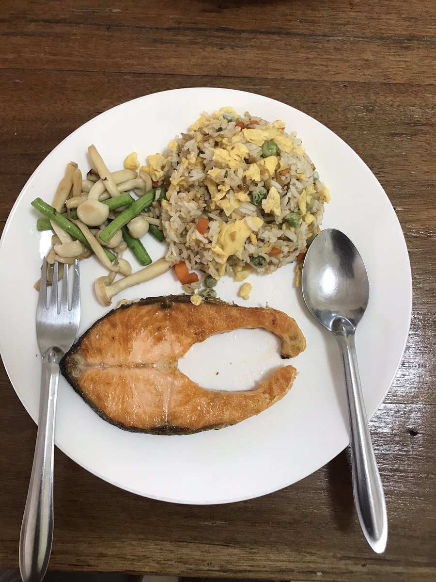 phookrit's tweet photo. อาหารเช้าวันนี้
First meal of the day https://t.co/QcHJa0LJg8