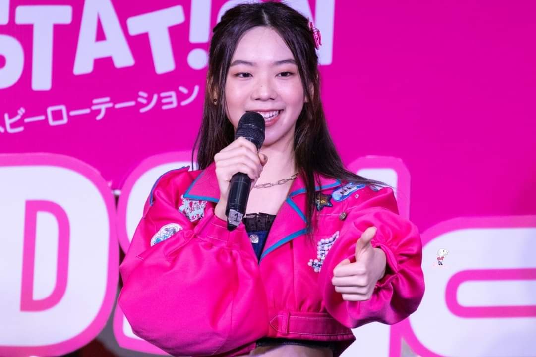OtaSouthern48's tweet photo. อาปังมาแย้ว😍❤️

Road​Show​ Hatyai​ [07.08.20]

#PunBNK48​
#BNK48
#HeavyRotationTh https://t.co/kA9qU1rdUs