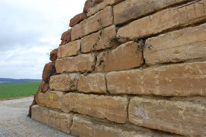 bollerrocks's tweet photo. Eine unsere ersten Mauern am #eingang der Motocros- Strecke des #amclanggöns
Als #baumaterial wurden #betonteile und #bruchsteine aus #sandstein verwendet
#steinmauer #aussenanlage #mauer #recycling #bauwerk #naturstein #mauerstein #langgöns #hessen #giessen #bollerrocks https://t.co/kUKAA53fsX