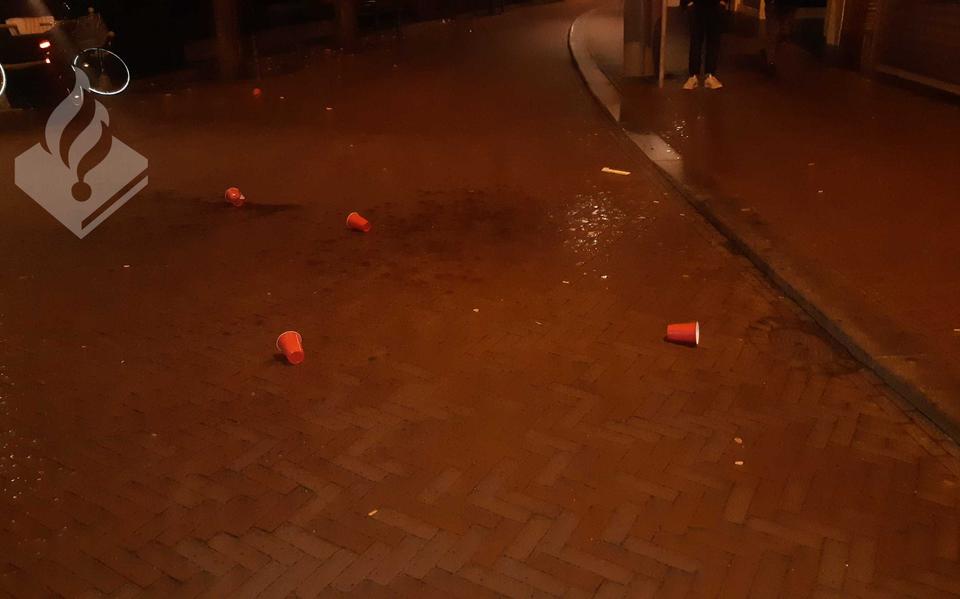 Politie deelt boetes uit bij Leeuwarder huisfeestje: LEEUWARDEN