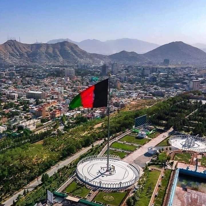 IrfanKhanMashw1's tweet photo. دا هيواد به تل ځلېږي
لكه لمر پر شنه آسمان
این کشور همیشه تابان خواهد بود
مثل آفتاب در آسمان کبود
This land will shine forever,
Like the sun in the blue sky.
#OneVoiceOneNation✊
#AfghanistanFirst🇦🇫🇦🇫🇦🇫 https://t.co/Fx1ogBBlt8