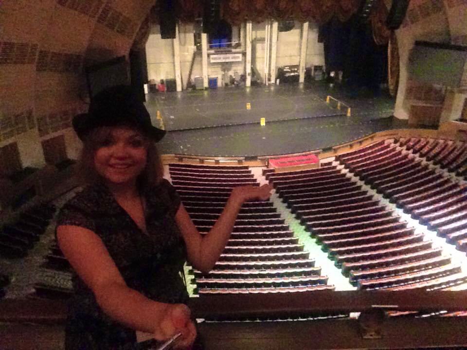 MikaylaCB's tweet photo. Remember that time I took myself to NYC at 16? Lol me too. Let’s just forget about that fedora tho🙈😂✌🏼 https://t.co/qPUoCr1fqv
