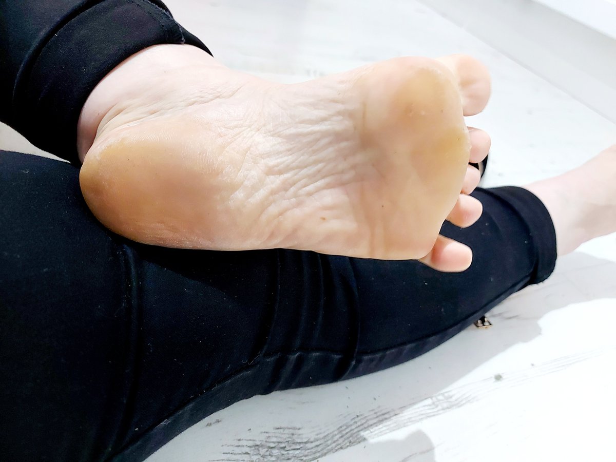 Tinyfairyfeet1's tweet photo. Scrunch or spread?

#smallfeet #size2feet #toespread https://t.co/u7CXjRxejU
