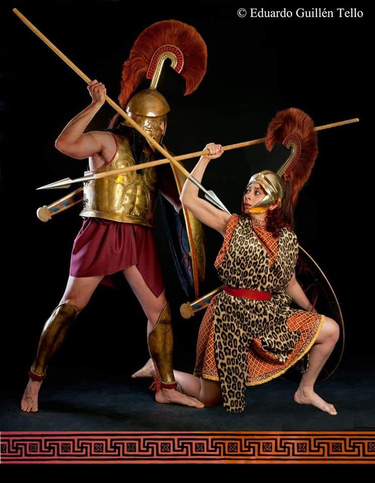 Lucius_Gellius's tweet photo. #Reconstitution : scène de l'#Iliade d'Homère, signée Athena Promakos: le combat entre Achille et la reine des Amazones Penthésilée: le héros tombera amoureux de la reine en la voyant mourir...

#twitterAntique #mythologie #Grèce 
📷E.Guillén Tello https://t.co/PE9CKe2VYT