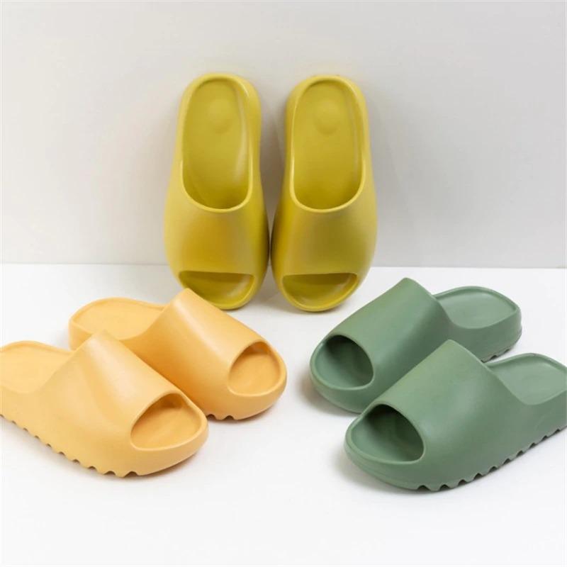 fitinsideoutcom's tweet photo. 💰 Looking for a steal? Comfortable Indoor Outdoor Soft Slippers Sandals Men Women Non-slip is now selling at $30.00 💰
👉 Product by Fit Insideout 👈
 Grab it ASAP https://t.co/ltnySetJHy https://t.co/xxQJbarRUG