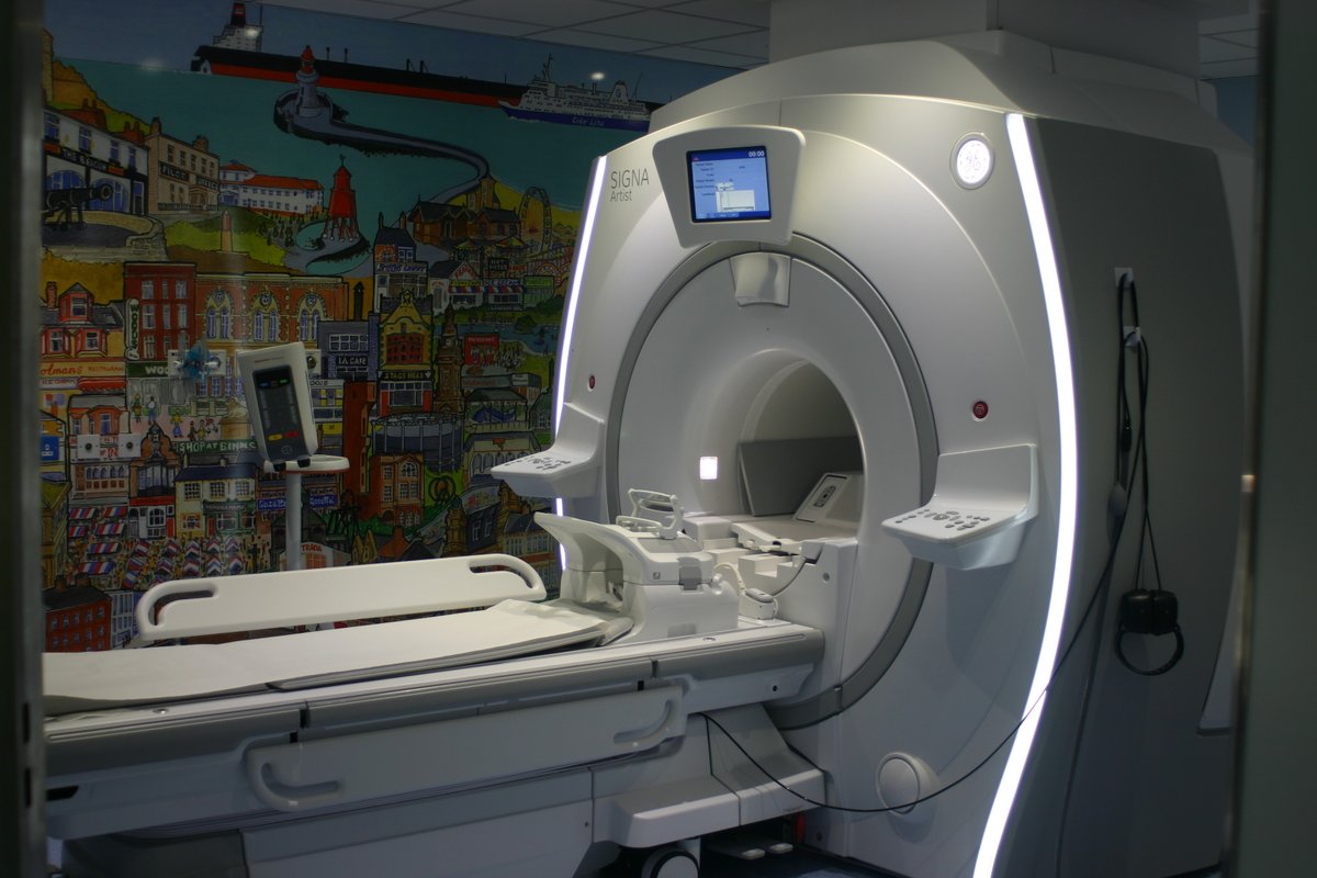 STSFTrust's tweet photo. Our radiology dept has a range of cutting-edge technology e.g. MRI and ultrasound (US) machines and interventional suites 💪 Our US machines provide high quality images so we can see the body in fine detail to help reach a diagnosis 🙌  #WorldRadiographyDay *Photo taken pre-Covid https://t.co/H1nOlxNbqM