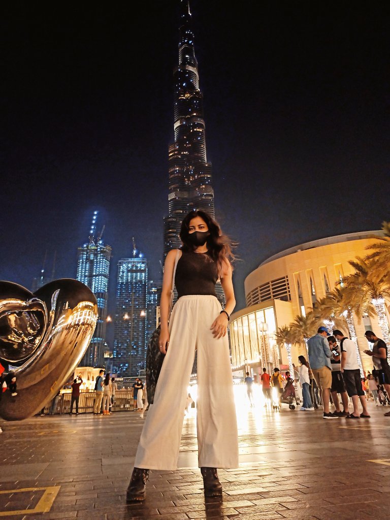 Priyanka_India7's tweet photo. 🇦🇪 Burj Khalifa, Dubai ✌️🤗 https://t.co/gs8yzCATxV