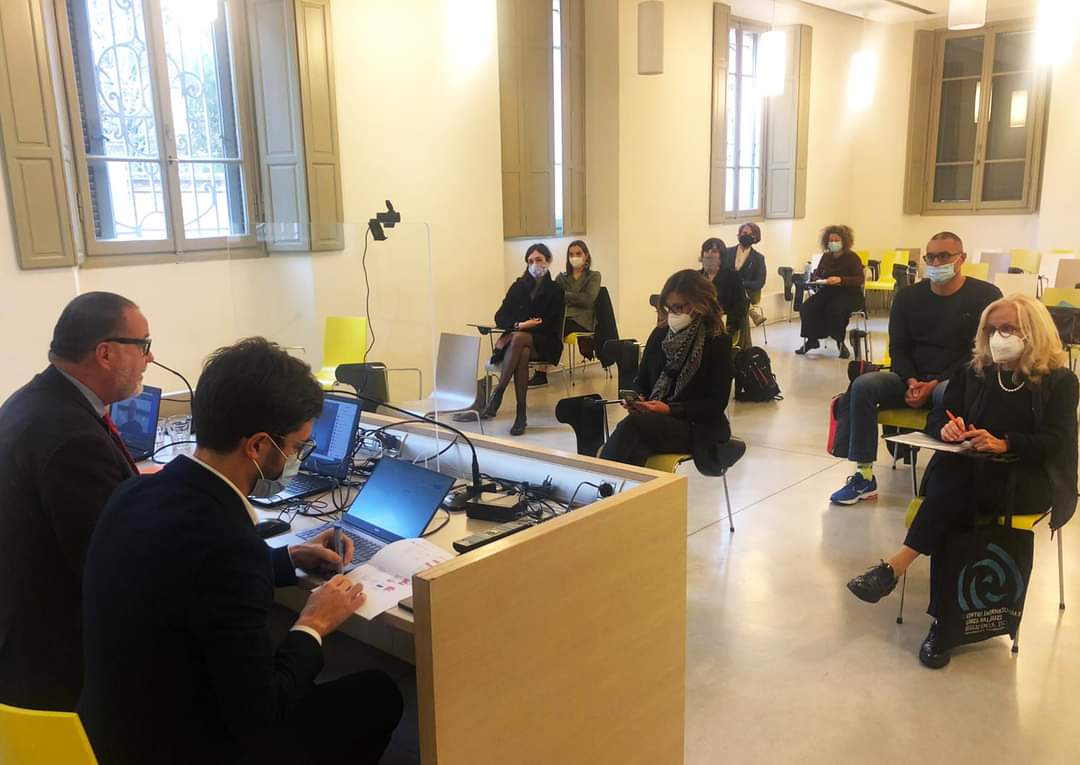 El XXXVI Ciclo Internacional de Doctorado Industrial en "Estudios de la Infancia de Reggio - desde la primera infancia hasta el aprendizaje permanente" inició ayer su formación que conecta el estudio del enfoque educativo de Reggio con los desarrollos científicos más recientes.