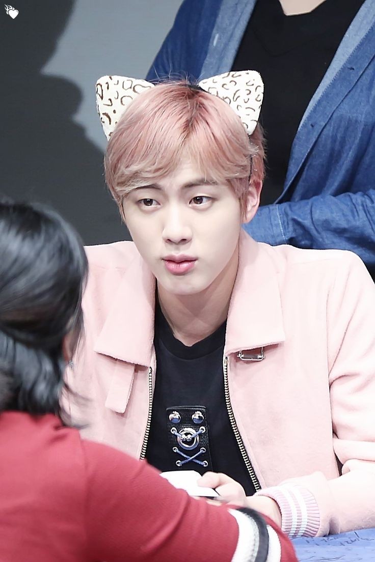 I miss his pink hair so much  #방탄소년단  #진  #석진  #방탄소년단진  #방탄진  #JIN  #SEOKJIN  #BTSJIN  @BTS_twt