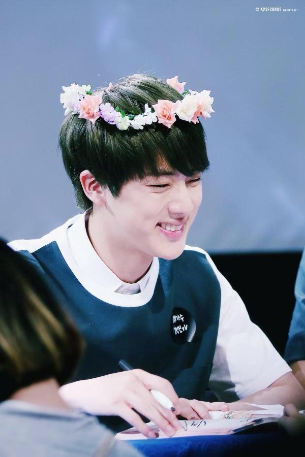 FLOWER CROWNS LOOK SO BEAUTIFUL ON HIM #방탄소년단  #진  #석진  #방탄소년단진  #방탄진  #JIN  #SEOKJIN  #BTSJIN  @BTS_twt