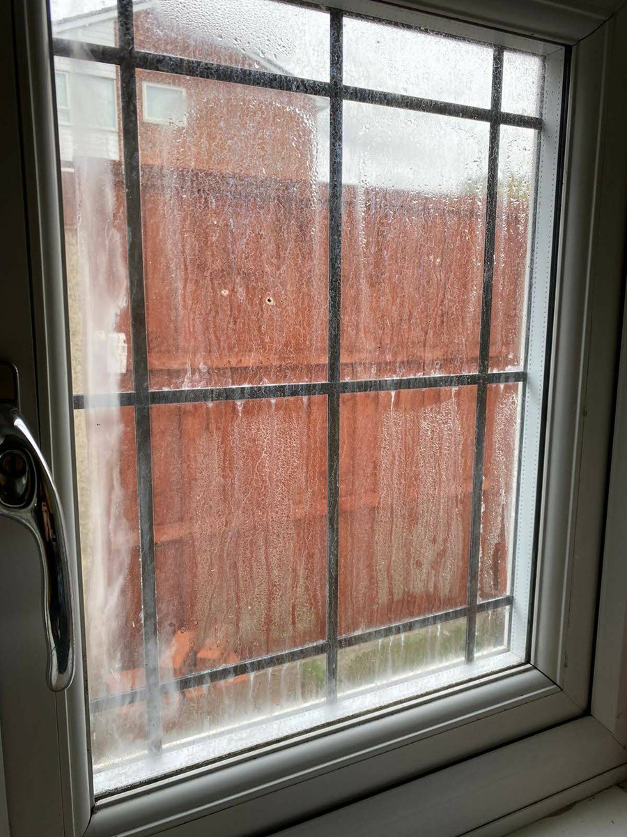 mistyglazing's tweet photo. Blown Double Glazing can easily be rectified by replacing the affected Blown Sealed Unit, We never replace the Frames at Misty Glaze® just the Glass ONLY!

#loughton #chigwell #buckhursthill #essex #Hertfordshire #London #chingford #Romford #blownwindows 

https://t.co/tZb6OMU8n8 https://t.co/N7d0jOLTPQ