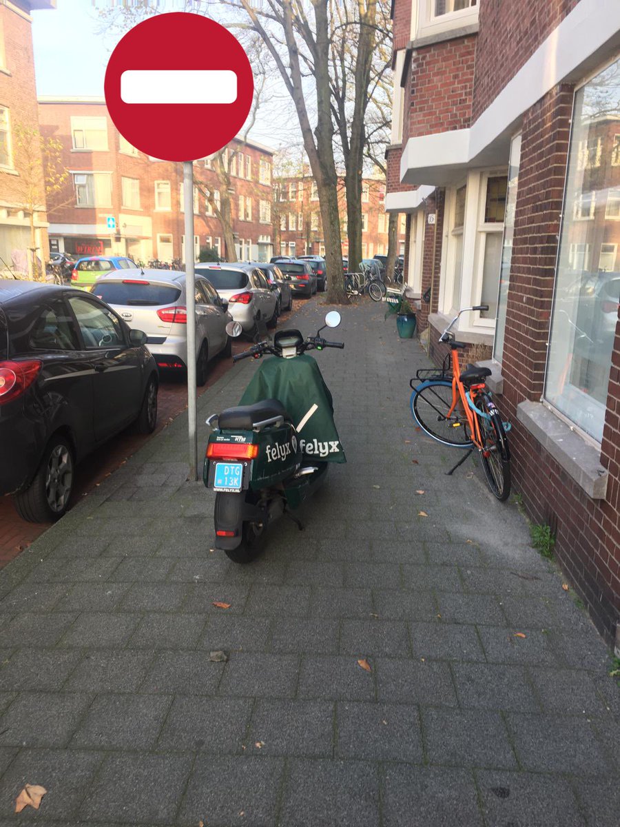Martbetgen's tweet photo. @ridefelyx #waaromnou zou wel wat #socialer weg gezet kunnen worden #ridecheck staat #beter geparkeerd en dat binnen 50 mtr #vdwyckstraat #denhaag https://t.co/aIxvStnCnJ