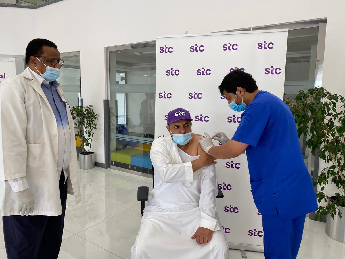 publichnorthar's tweet photo. #صحة_الشمالية نفذ مركز الرعاية الصحية الاولية المحمدية حملة #الأنفلونزا_الموسمية بشركة الاتصالات السعودية بعرعر https://t.co/mXpgNsfslj