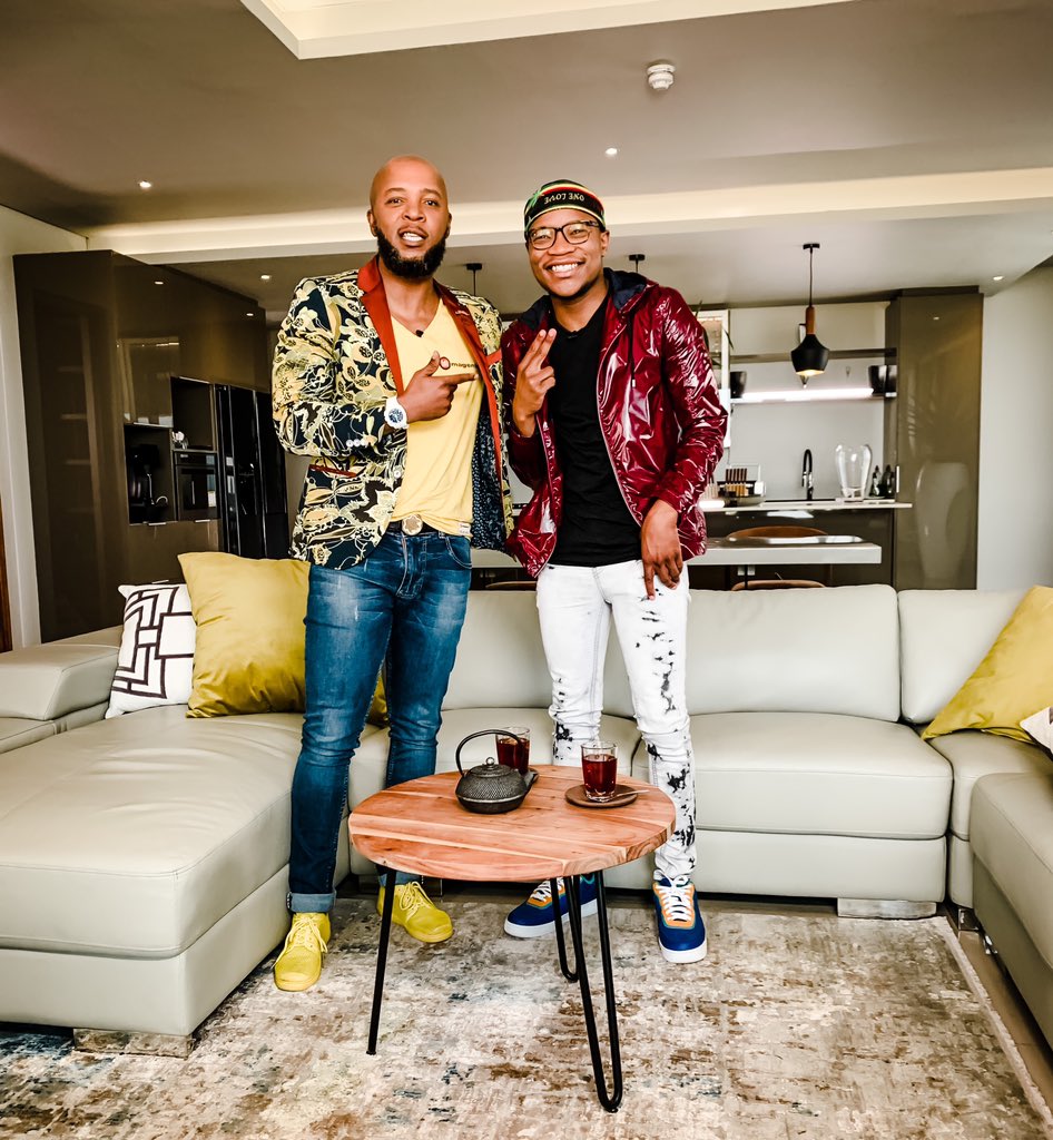 stoanito's tweet photo. Blessed Sunday y’all. Catch myself and the #Jerusalema hit maker @masterkgsa in a few. The perfect way to wash down your #SundayLunch is to chill with us on #MMMSpecialsS5 channel 321 at 15:00!! #LetsMakeItADate #Music @mzansimagic @mnettv @dstvza https://t.co/rHQyhA7urL