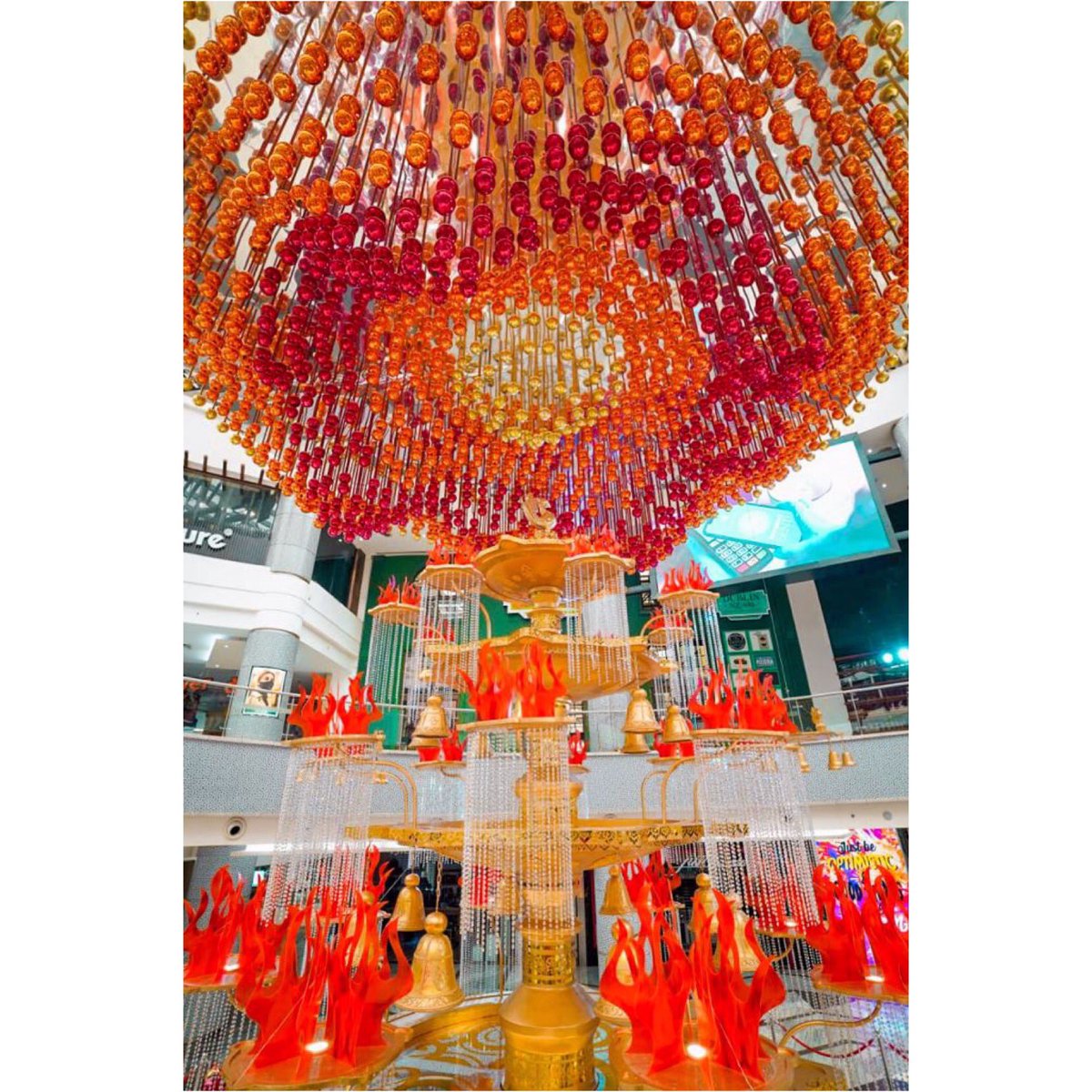 Witness the artisanal magnificence of Diya Lumiere, Sparks of Awakening and The Lamp of Fortune. 
<a href="/MarketcityKurla/">Phoenix Marketcity</a> 
#Art #Mesmerising #DiwaliDecor