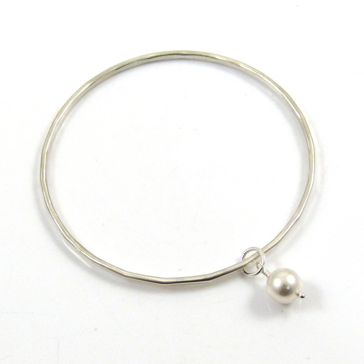 TheStrandline's tweet photo. Sterling Silver Pearl Bangle, Pearl Charm, Bracelet Bangle, SS Bangle, Silver Bangle, Hammered Bangle, Stacking Bangle, Charm Bangle https://t.co/OS8cOmnKFO #womaninbiz #thestrandline #giftideas #Northumberland #UKGiftAM #EarlyBiz #SolidSilverBangle https://t.co/rwN7UfzQR5