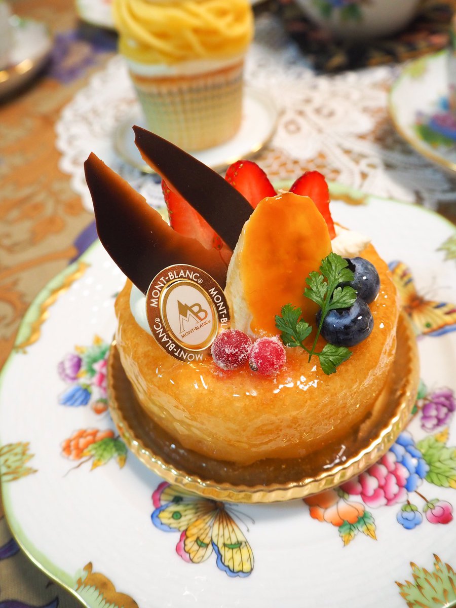 たなこ 誕生日ケーキは自由が丘モンブランのケーキにしました どれも本当に美味しいしずっしりとボリュームがあって最高 特に洋酒が効いたサラヴァンとアッサムのペアリングがとても美味しい 選びきれずに3個買って夫と分けたけれど 敬愛する伊達みきお たなこ 誕生日ケーキは自由が丘モンブランのケーキにしました どれも本当に美味しいしずっしりとボリュームがあって最高 特に洋酒が効いたサラヴァンとアッサムのペアリングがとても美味しい 選びきれずに3個買って夫と分けたけれど 敬愛する伊達みきお