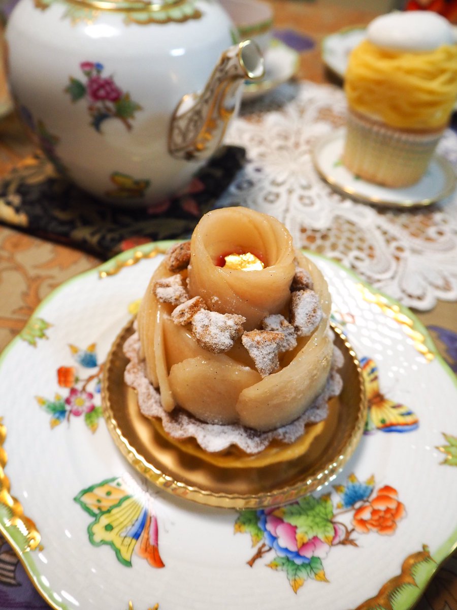 たなこ 誕生日ケーキは自由が丘モンブランのケーキにしました どれも本当に美味しいしずっしりとボリュームがあって最高 特に洋酒が効いたサラヴァンとアッサムのペアリングがとても美味しい 選びきれずに3個買って夫と分けたけれど 敬愛する伊達みきお たなこ 誕生日ケーキは自由が丘モンブランのケーキにしました どれも本当に美味しいしずっしりとボリュームがあって最高 特に洋酒が効いたサラヴァンとアッサムのペアリングがとても美味しい 選びきれずに3個買って夫と分けたけれど 敬愛する伊達みきお