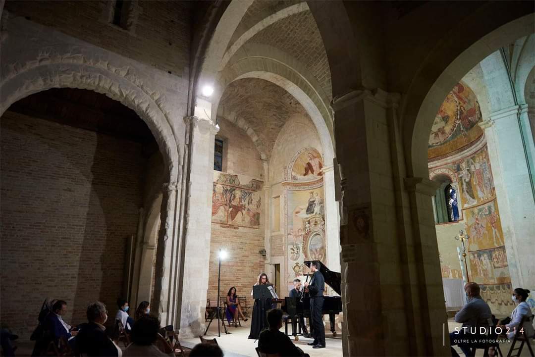 CAbbazie's tweet photo. #TrioItaca #concertidelleabbazie #patrimonioculturale #studio214 #valledelleabbazie #luzmek #livemusic https://t.co/CW84GYhSpI