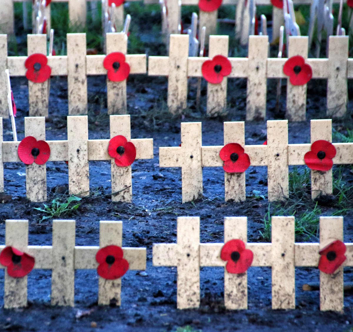 jason_carl_fox's tweet image. A time to stop and remember those who made the ultimate sacrifice for the greater good. Your bravery will never be forgotten, thank you #RemembranceDay #LestWeForget