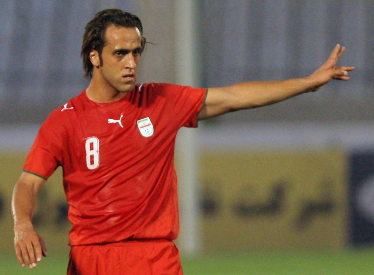 UEFAcom_de's tweet photo. 🎂🥳 Happy Birthday, Ali Karimi! 🎁🎈 https://t.co/A3hI0S3Tha