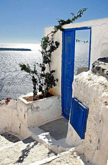 santorininet's tweet photo. A #door to #Heaven it is so #Beautiful
#Santorini https://t.co/KK0GEMOxx5