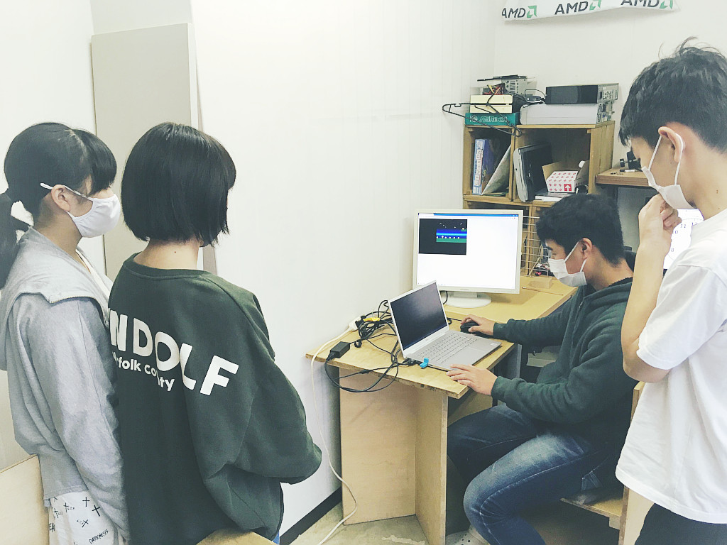 fku_mnk's tweet image. CoderDojoはコードを書いたりするんですけど、絵を描いたりiPhoneで動画編集をしたりもします。 誰かの為になんかを作る的な動機は、技術的困難を乗り越え易くするかもしれないですね。
Ninjaが良い感じに活躍できる場所がたくさんあると良いかなと存じます。
#CoderDojo紫雲