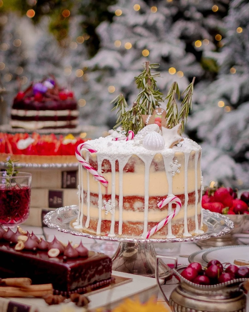 It's that time of year! What Christmas treats do you want to see on offer this year!?
​
​Don't forget Santa photos are also on sale and they sell out EVERY year so don't miss out!
 
​Tap the link in our bio to