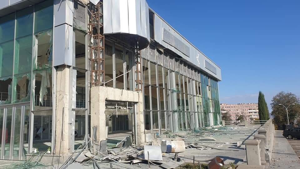 atatoyan's tweet photo. Today’s #Stepanakert, the capital of #Artsakh/Nagorno #Karabakh after this night shelling by #Azerbaijani military. Mass destructions caused to significant residential areas. #HumanRights #WarCrimes https://t.co/JPJI0YH0jn