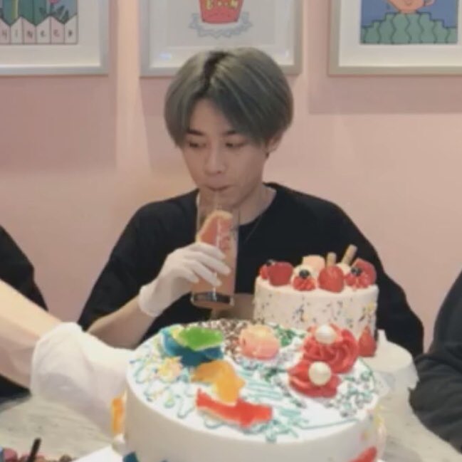 He cute when he eat 🥺❤️
