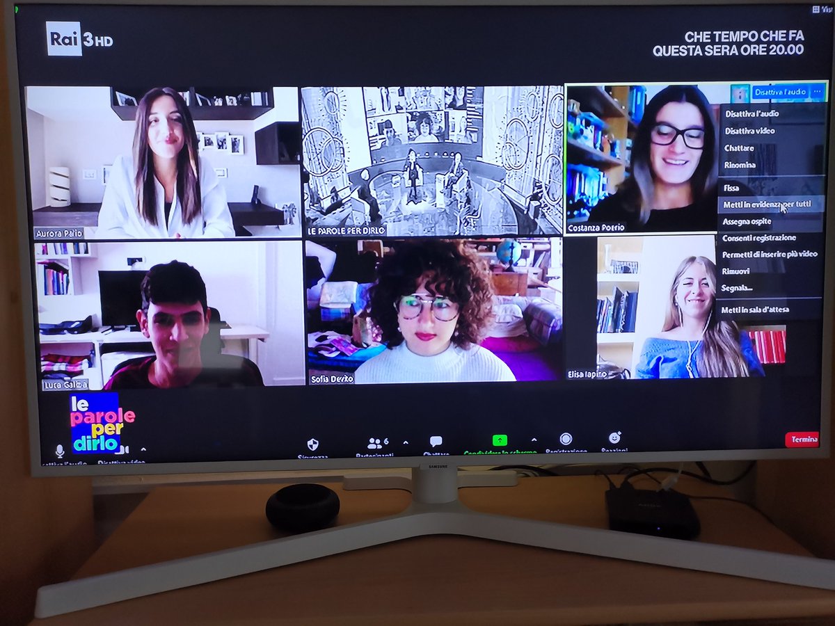 dicocredo's tweet photo. Oggi su @RaiTre #tvregime
Si parla di:
Camporella, pomiciare, scopare
Con nonchlance mentre su @RaiUno Sbergoglio, parla al nulla
🤦♂️🤦♂️ https://t.co/jE5B5iXpHQ