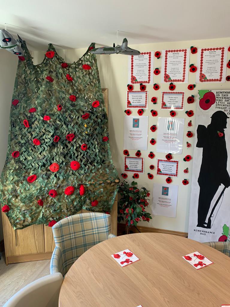 ParkViewGlos's tweet photo. This week we’ve spent a lot of time getting crafty painting and making a beautiful display of poppies ready for today. 
Thank you Scott for your help. It looks brilliant.   

#WeRemember #RemembranceSunday #LestWeForget
#HealthHeroes #InThisTogetherGlos #staysafe #ProudToCare https://t.co/yshWMGBXpR