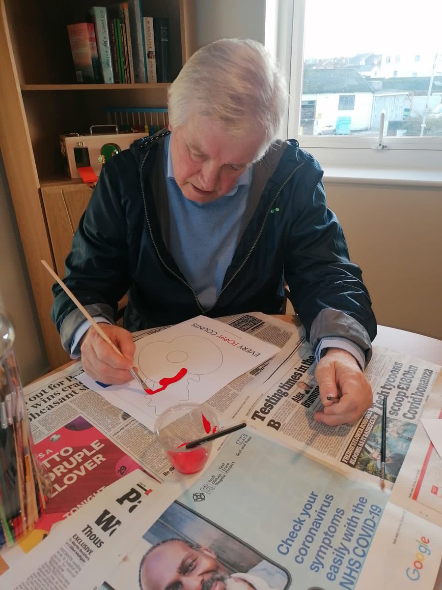 ParkViewGlos's tweet photo. This week we’ve spent a lot of time getting crafty painting and making a beautiful display of poppies ready for today. 
Thank you Scott for your help. It looks brilliant.   

#WeRemember #RemembranceSunday #LestWeForget
#HealthHeroes #InThisTogetherGlos #staysafe #ProudToCare https://t.co/yshWMGBXpR