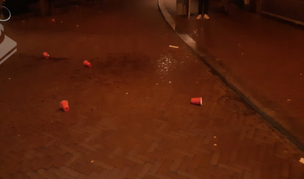 #Bekeuringen #uitgedeeld bij #overlastgevend #feestje #bovenwoning aan #Over de #Kelders in #Leeuwarden - ..