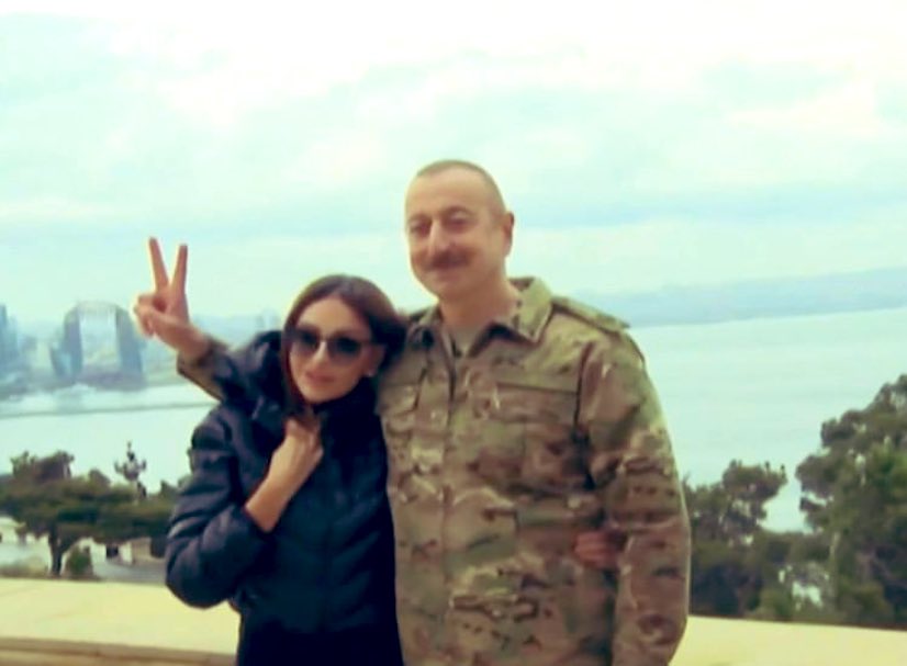 muffintunn's tweet photo. Президент Ильхам Алиев: “Ты свободна, родная Шуша! Мы вернулись, родная Шуша! Мы возродим тебя, родная Шуша! Шуша наша! Карабах наш! Карабах – Азербайджан!”🇦🇿🇦🇿🇦🇿✊🏻 https://t.co/8Kt9r7PpJb