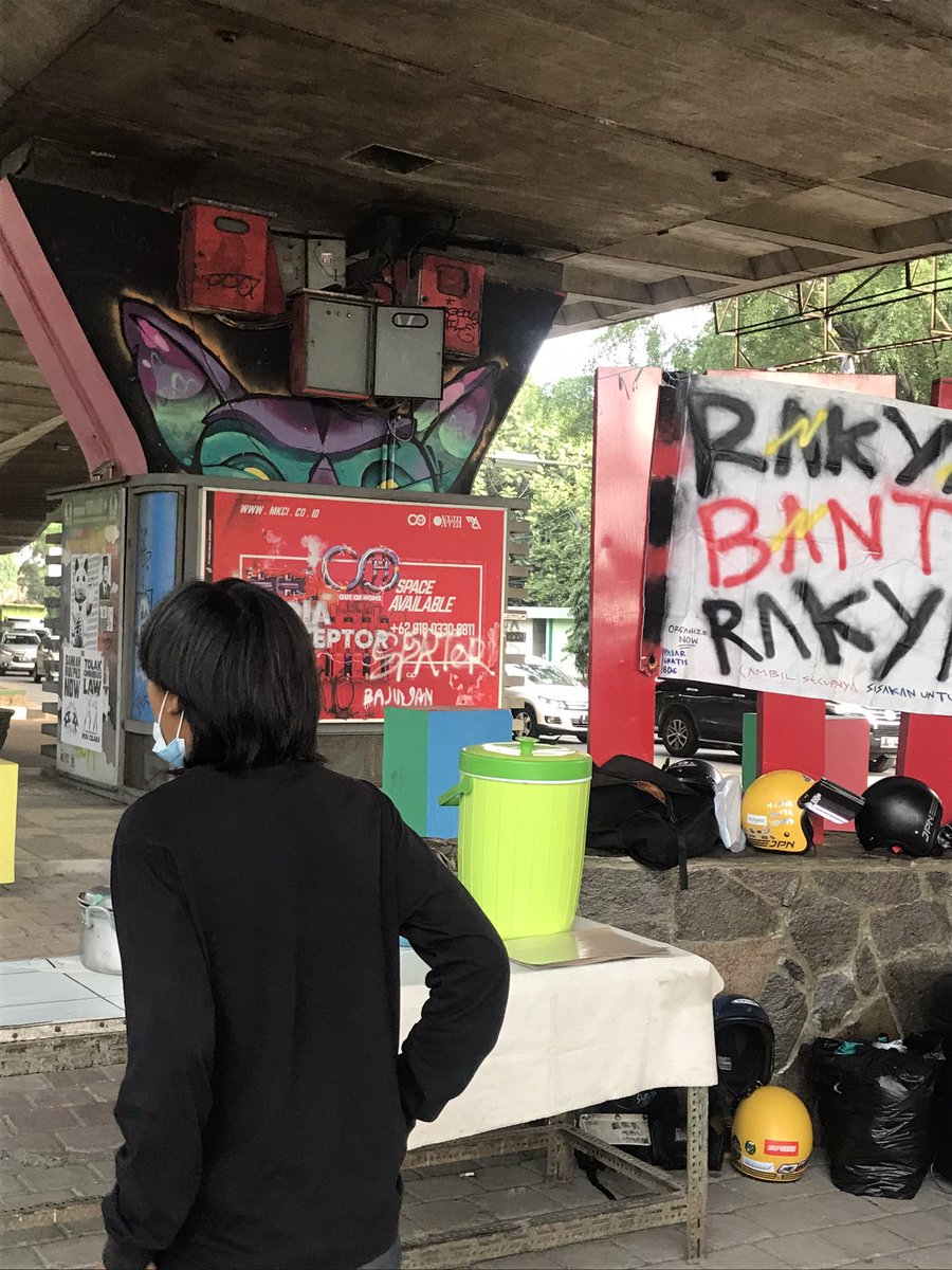 PasargratisBdg's tweet photo. Kami sudah melapak di Taman Pasoepati Bandung! Silahkan merapat!! https://t.co/kdiw90W1oA