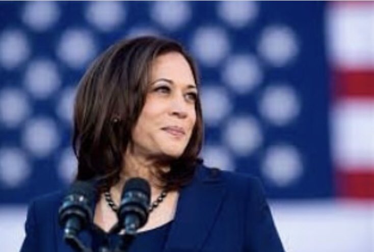 Kamala Harris 
Amerika Birleşik Devletlerinin ilk kadın Başkan yardımcısı.
Tebrikler.
Umarım halklar adına duyarlı, barışçıl bir kadın Başkan Yardımcısı olarak dünyaya örnek olur.
#KamalaHarris