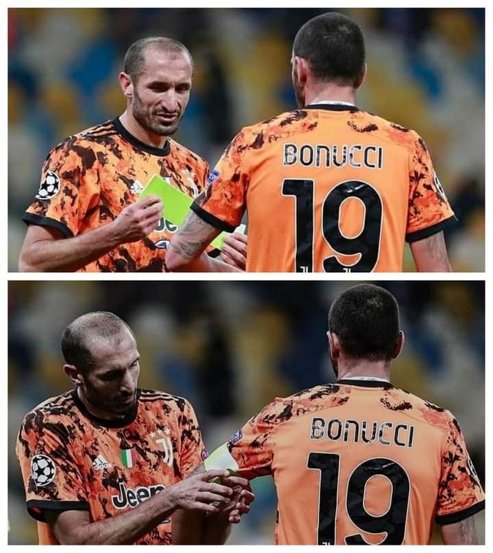 1,5 jam lagi kick off pertandingan #LazioJuve...

Kapten 19 detik akan menjadi kapten tim utama melawan Lazio...