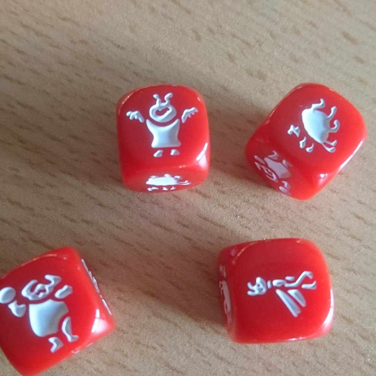 MissBayBee_de's tweet photo. Wir hatten heute morgen Spaß😍
Das #Aufstehrätsel wurde gelöst und ich dazu verdonnert meine "Künste" in diesem Spiel zu zeigen🙈🤣
#Jumpkins
Zur Erklärung, wofür man all diese Utensilien braucht, ein paar Videos...
Der @Yellowgeekbear hat für euch gefilmt 😍 https://t.co/xZnCgL1Ahx