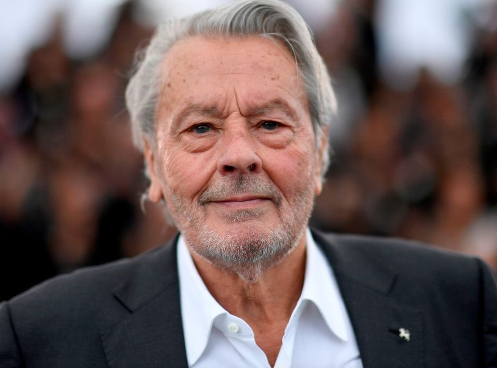 GossipRoomOff's tweet photo. Joyeux anniversaire au célèbre acteur #AlainDelon qui fête ses 85 ans aujourd’hui ! 🎂🇫🇷 https://t.co/4qJH9leqH2