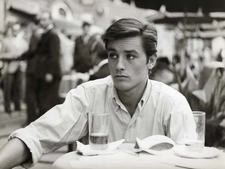 GossipRoomOff's tweet photo. Joyeux anniversaire au célèbre acteur #AlainDelon qui fête ses 85 ans aujourd’hui ! 🎂🇫🇷 https://t.co/4qJH9leqH2