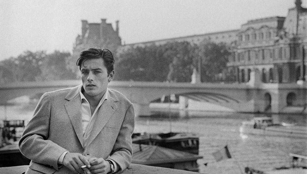 GossipRoomOff's tweet photo. Joyeux anniversaire au célèbre acteur #AlainDelon qui fête ses 85 ans aujourd’hui ! 🎂🇫🇷 https://t.co/4qJH9leqH2