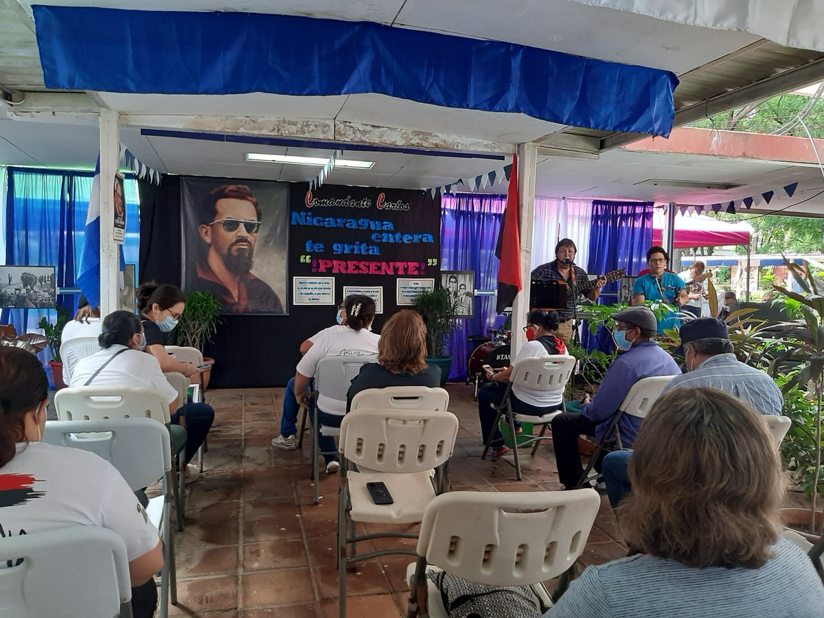 Novio de la patria Roja y negra  Nicaragua entera te grita Presente.